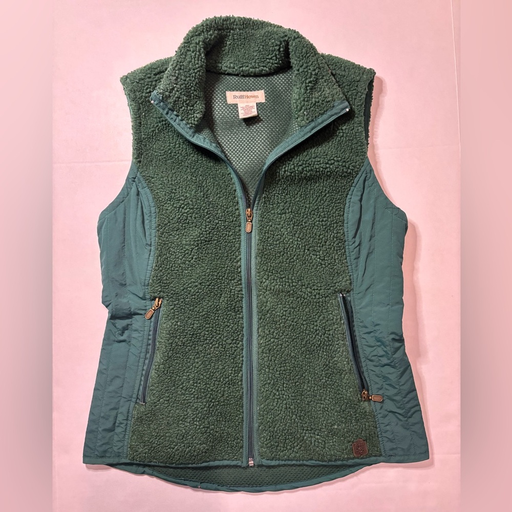 Ruff Hewn Womens Sherpa Fleece Green Vest Size Medium. Full zip pockets